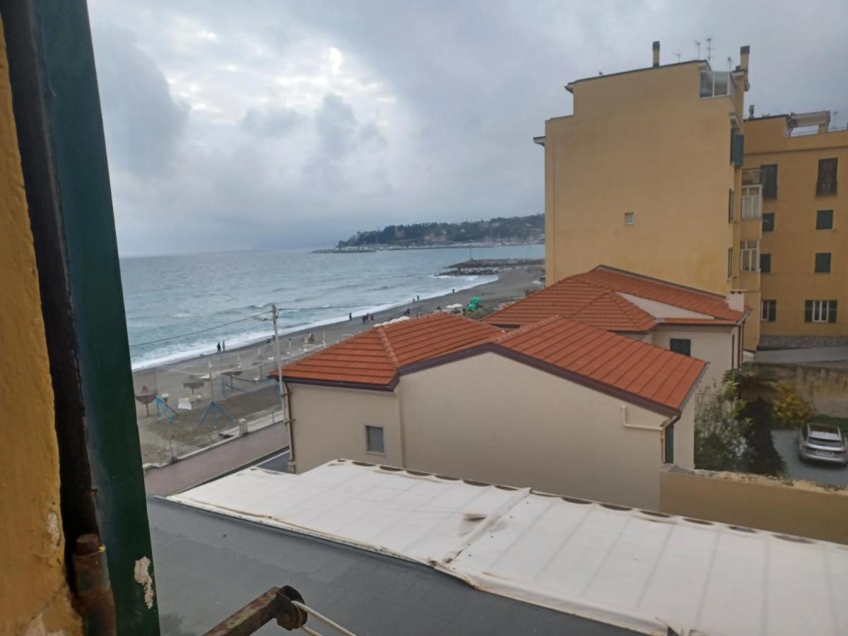 ヴァラッツェCasa Al Mare Pietroアパートメント エクステリア 写真